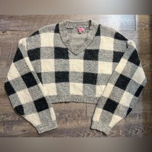 Mi Ami for Francesca’s Gray and Black Knit Sweater